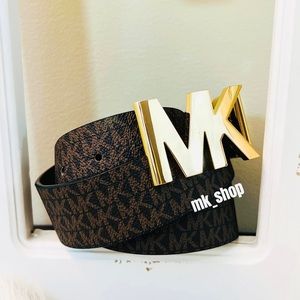 Michael Kors Women’s Twist Reversible Belt Medium